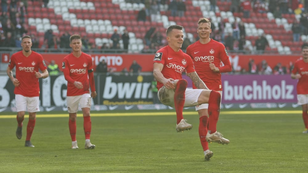 Florian Pick jubelt nach seinem Treffer zum 2:0 gegen Rostock.