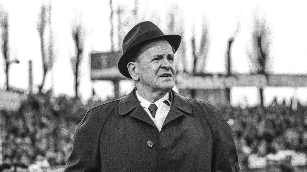 Unser seiner Leitung fand der erste Fu&#223;balllehrer-Lehrgang statt: Sepp Herberger. 