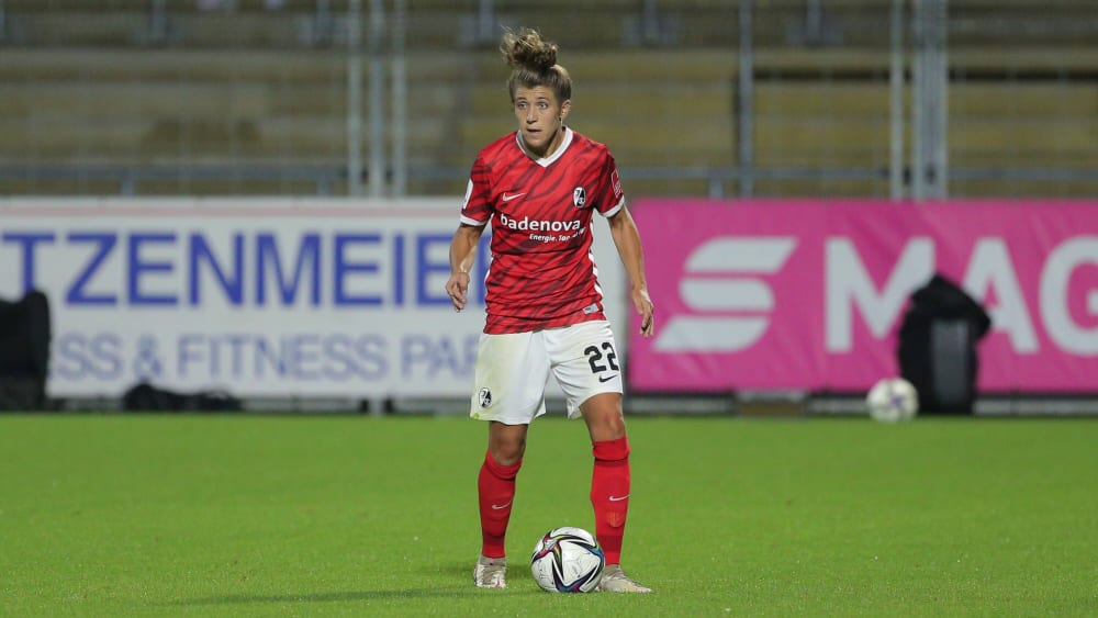 Luisa Wensing hat ihren Vertrag beim SC Freiburg verlängert.