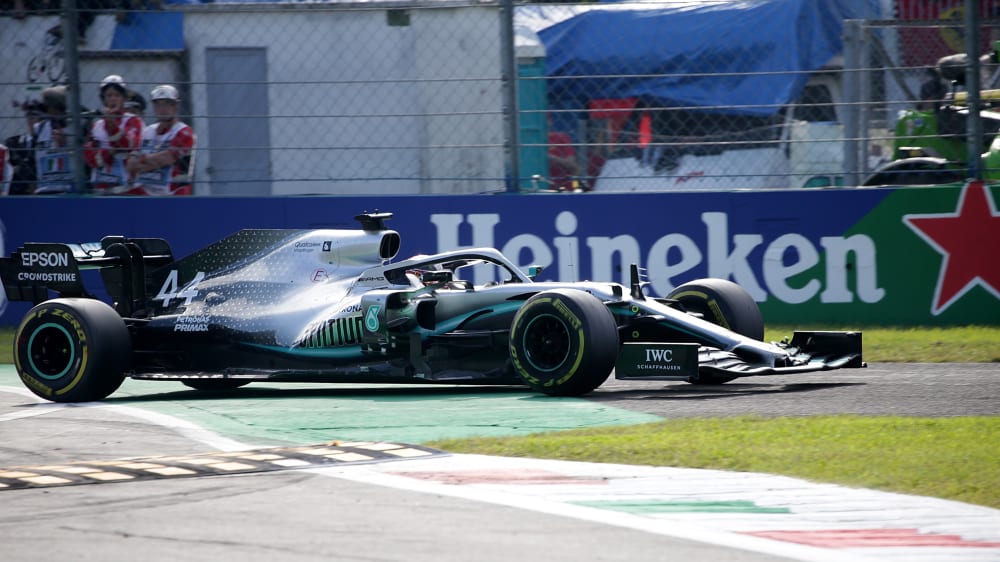 Beim Ferrari-Heimspiel kam Hamilton von der Strecke ab, am Ende stand Rang drei.