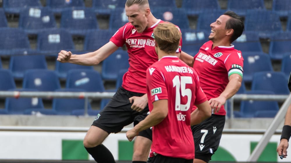 2:0-Erfolg zum Abschluss: Hannover 96 siegte am letzten Spieltag mit 2:0 gegen starke, aber ineffiziente Bochumer.