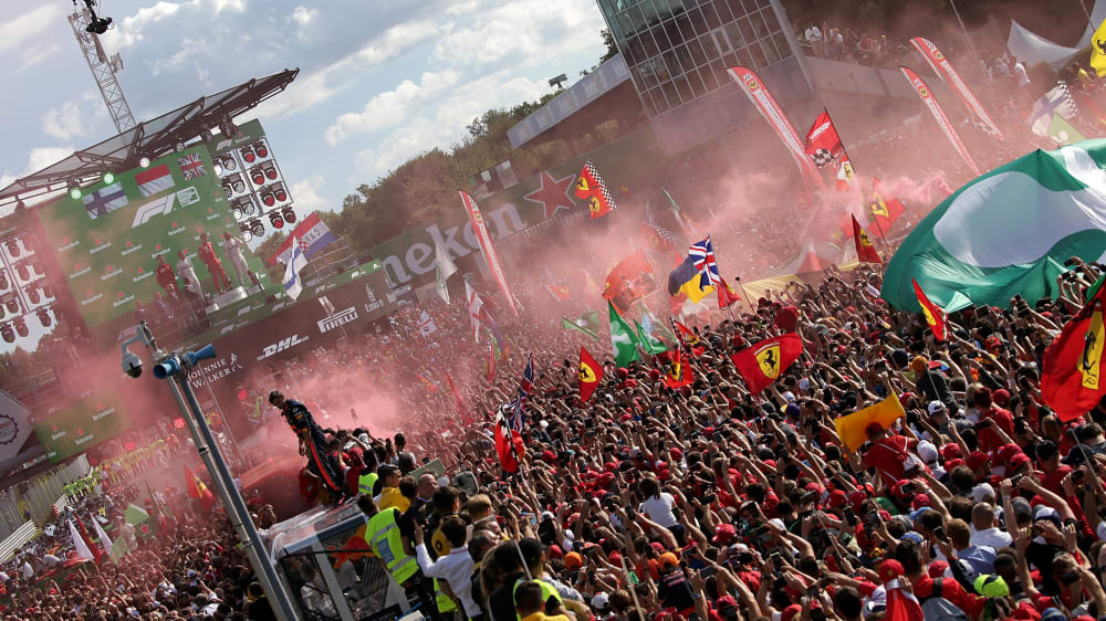 Die Tifosi feierten den Ferrari-Heimsieg von Charles Leclerc. 
