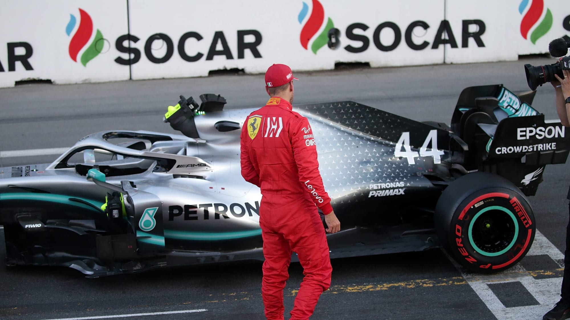 Auch in Aserbaidschan waren die Silbernen nicht zu schlagen, Vettel scheint das Geheimnis des Mercedes zu suchen.