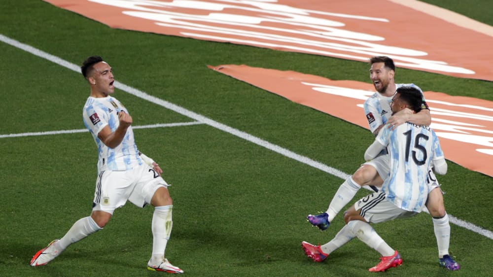 Dreifacher Jubel: Argentinien um Nicolas Gonzalez, Lionel Messi und Lautaro Martinez (v.l.).&nbsp;