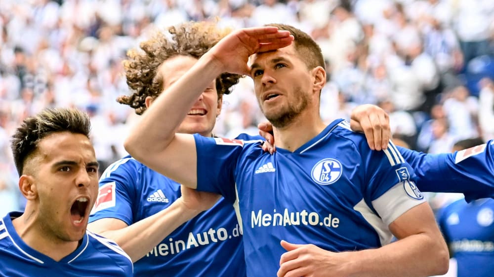 Simon Terodde geht nun doch mit in die 2. Liga - und bleibt Schalker.