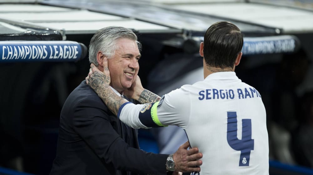 Eine "besondere Zuneigung": Carlo Ancelotti mit Sergio Ramos.
