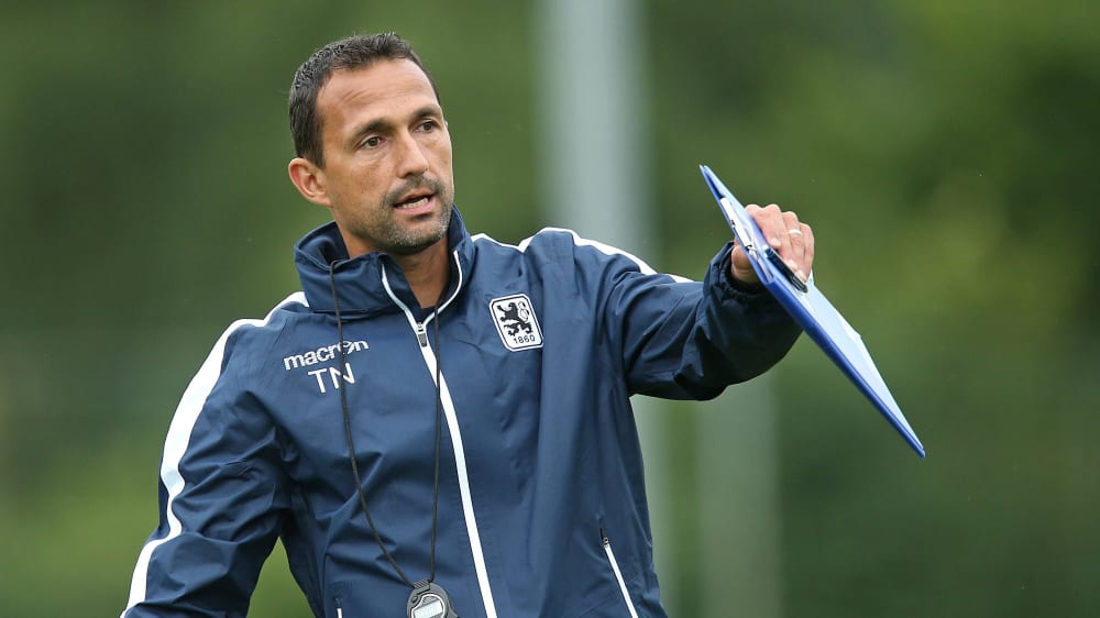 Ein Bild aus dem Jahr 2016: Damals war Tuncay Nadaroglu Co-Trainer des TSV 1860 München.
