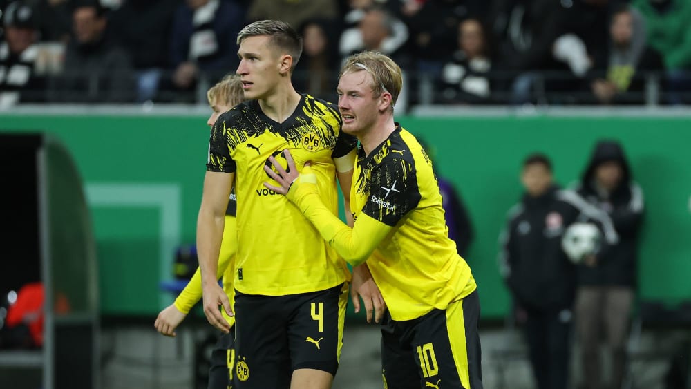 Nico Schlotterbeck (li.) und Julian Brandt.