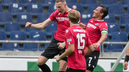Die Hannoveraner bejubeln das 2:0 gegen den VfL Bochum