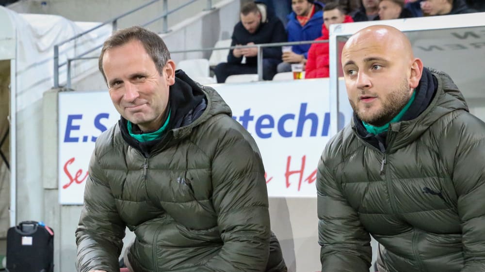 Coach Dirk Tönnies (links) mit Co-Trainer Nils Zander.