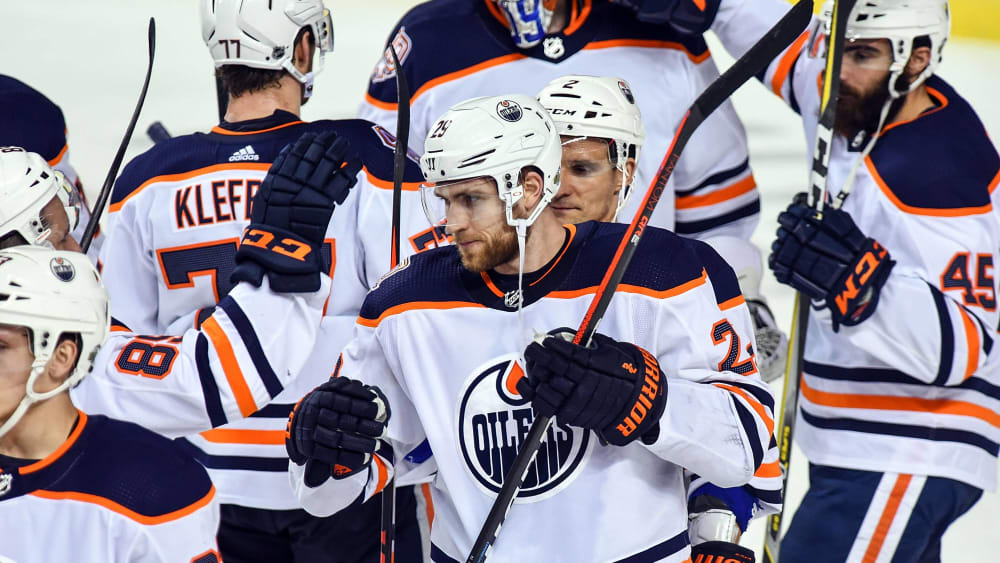 Leon Draisaitl (Mitte)