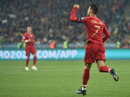 Cristiano Ronaldo bejubelt den Anschlusstreffer in Kiew.