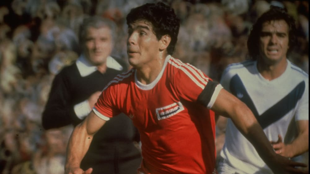 Maradonas Debut Mit Den Handen Den Himmel Beruhrt Kicker