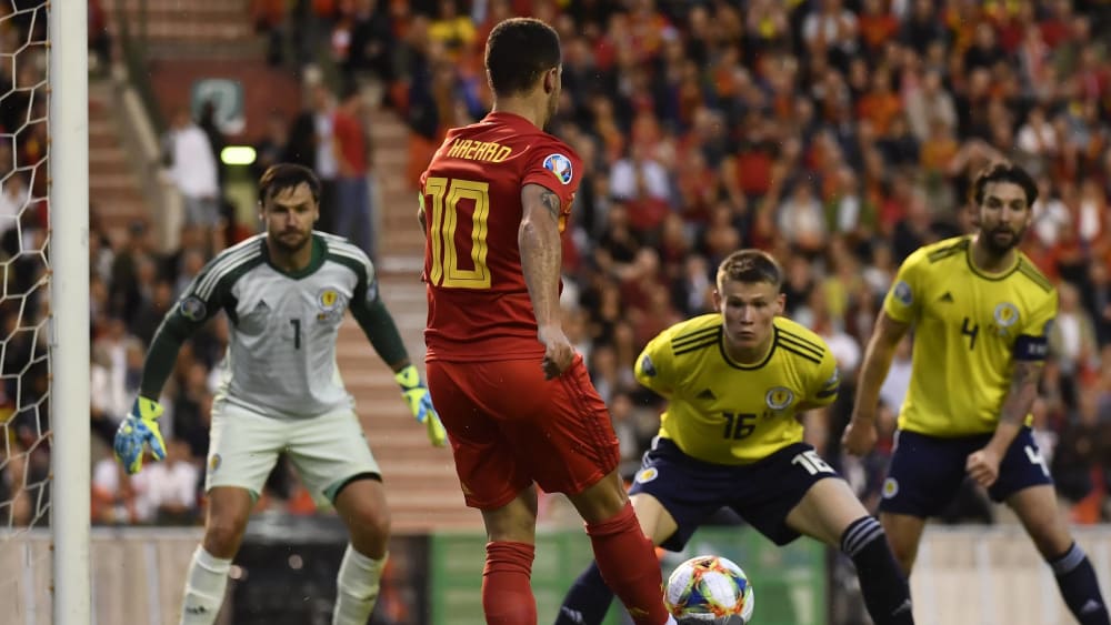 Flanke zum 1:0: Eden Hazard bedient Romelu Lukaku.