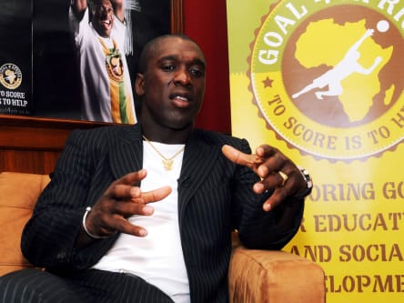 Seedorf als Botschafter eines Benefizspiels ("Goal for Africa") im Jahr 2008.