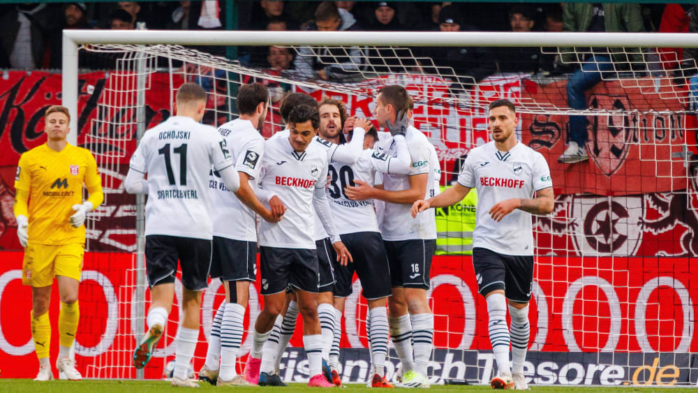 Grund zum Jubel: Der SC Verl blieb gegen den MSV Duisburg zum siebten Mal in Folge ohne Niederlage.