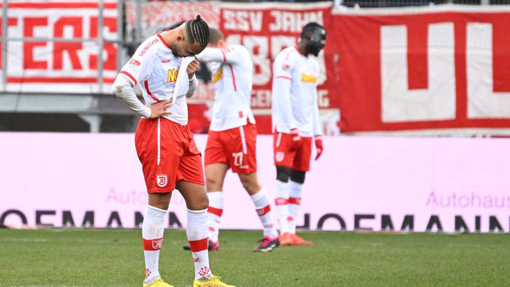 Die Lage bei Jahn Regensburg wird immer prekärer. Am Wochenende verlor der SSV gegen Fortuna Düsseldorf.