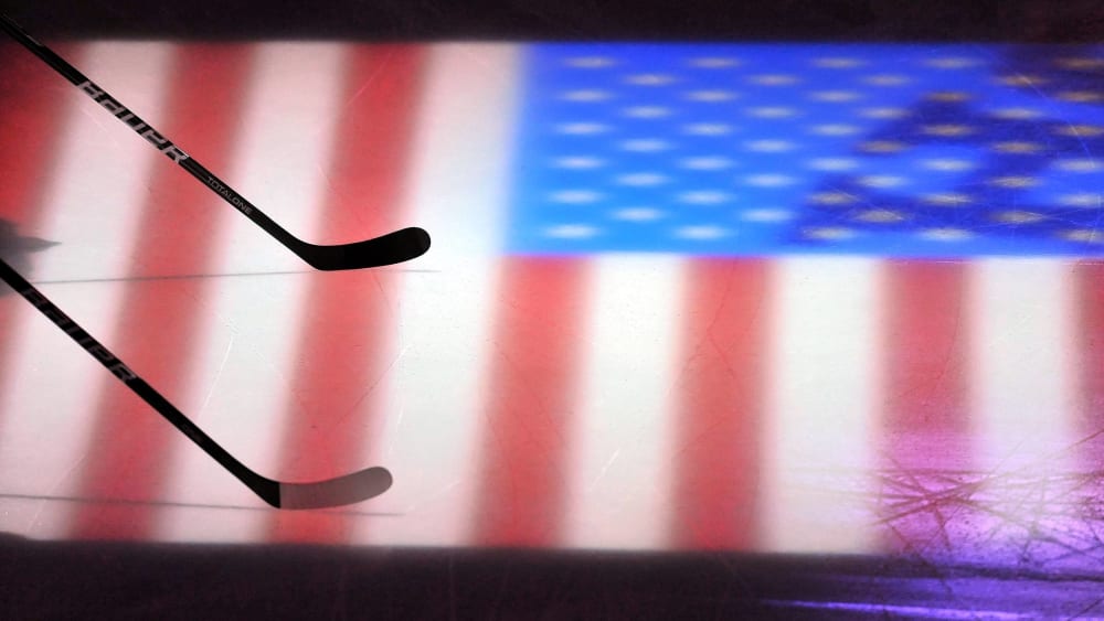 Eine auf das Eis projezierte US-Flagge