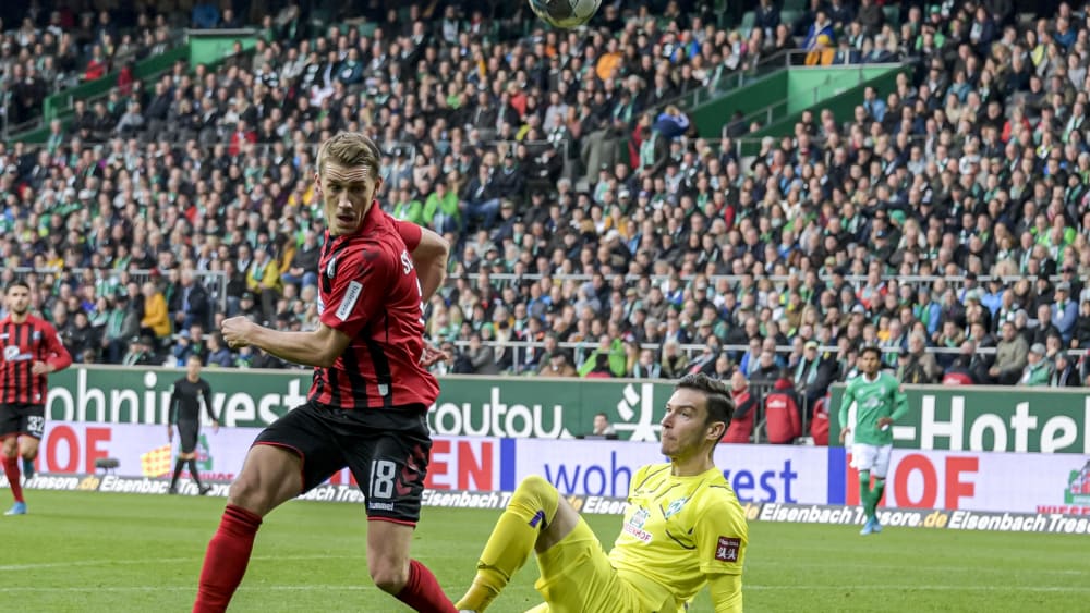 Nils Petersen gegen Jiri Pavlenka