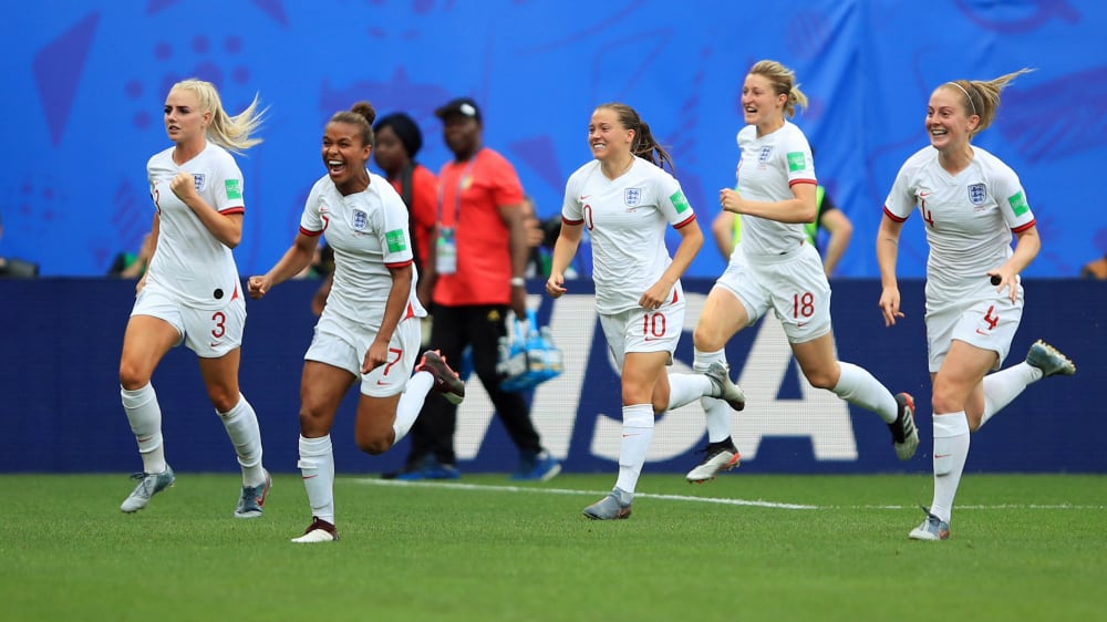 Die Entscheidung: Alex Greenwood (links) erzielt nach einer kurzen Ecke den Endstand zum 3:0.