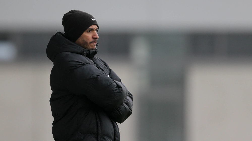 Anouar Ddaou, hier als Trainer de B-Jugend von Eintracht Frankfurt. 