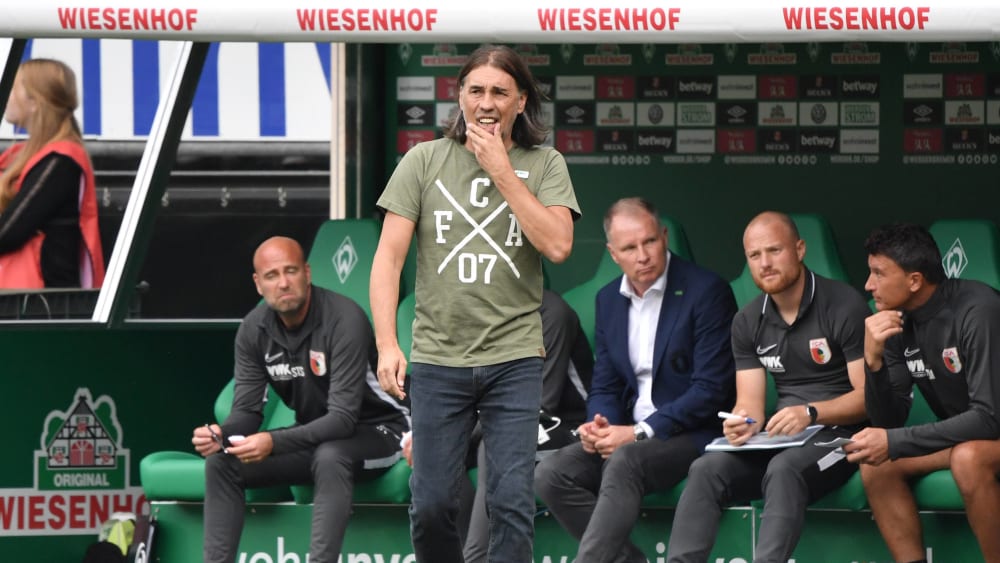 Mit seinem Team diese Saison noch sieglos: Augsburgs Trainer Martin Schmidt.