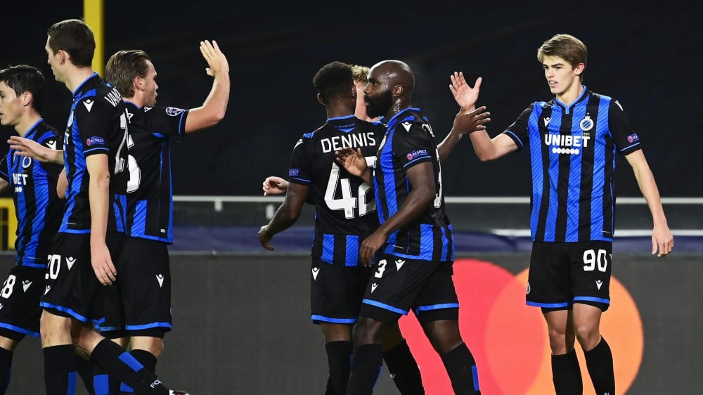Club Brügge bejubelt den Führungstreffer durch Charles De Ketelaere.