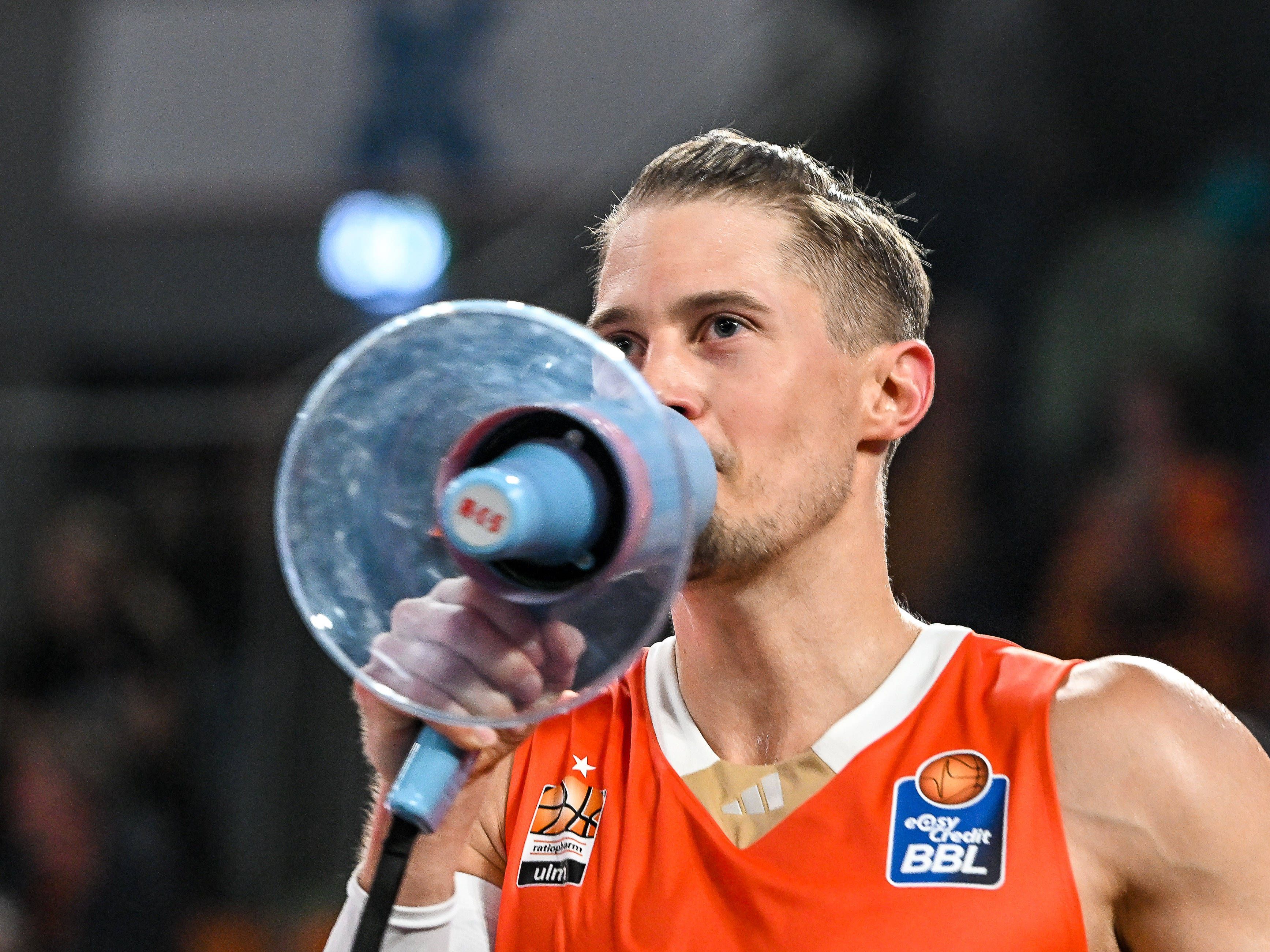 30.000 Kilometer in gut zwei Wochen Die irre Weltreise von ratiopharm