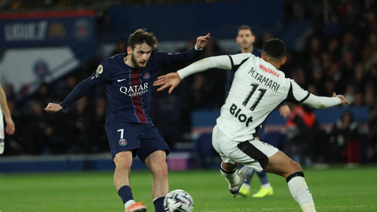 Kvaratskhelia-verz-gert-und-versenkt-PSG-gegen-Rennes-in-F-hrung