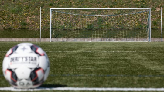 Nicolas Külpmann soll demnächst beim TuS Ennepetal das Runde im Eckigen unterbringen.