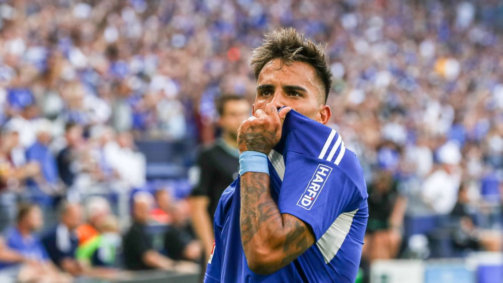 Die Arena wachgeküsst: Schalkes Rodrigo Zalazar nach seinem Treffer zum 1:0.