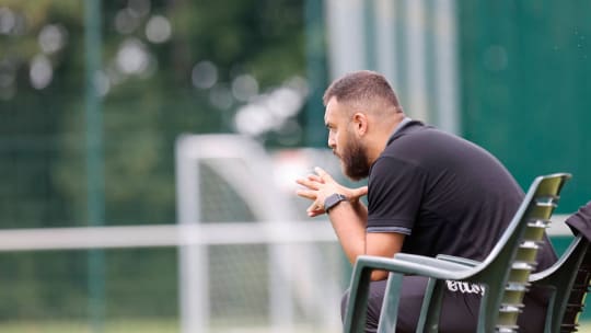 Künftig nicht mehr auf dem Trainerstuhl des VfB Ginsheim: Matthias Güldener. (Archivbild)