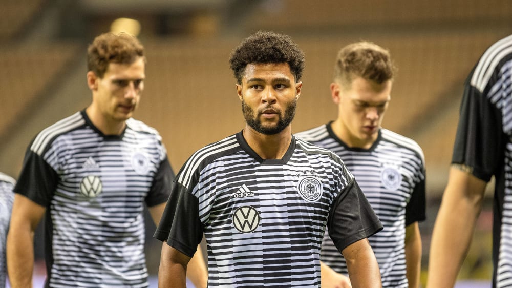 Die Enttäuschung der Nationalelf um Serge Gnabry (Mi.) war nach dem Spiel groß.