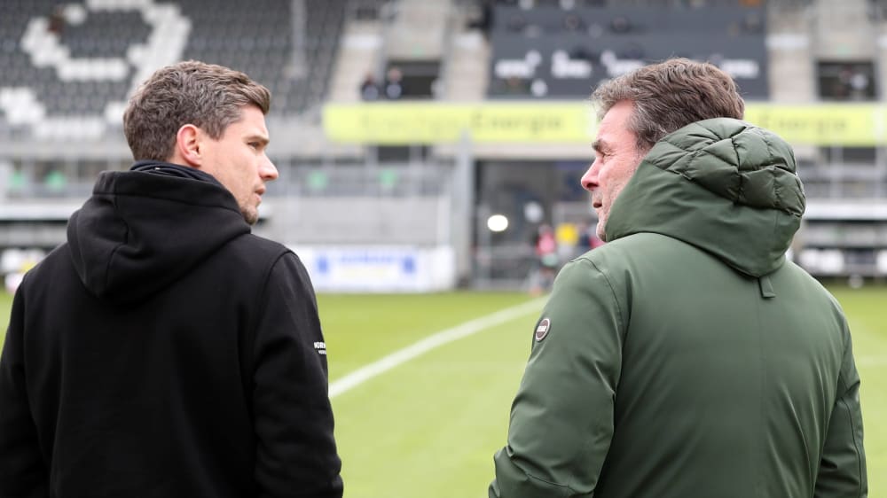 Noch hält FCN-Sportvorstand Dieter Hecking seinem Trainer Robert Klauß den Rücken frei.