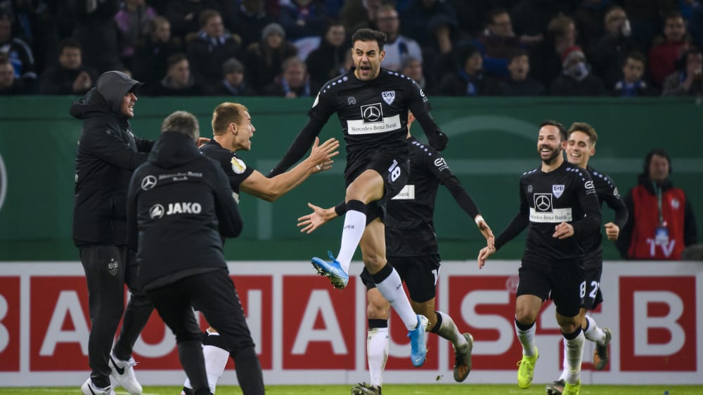 Freudentaumel: Nach der 2:6-Abreibung in der Liga kegelte der VfB Stuttgart den HSV aus dem Pokal.