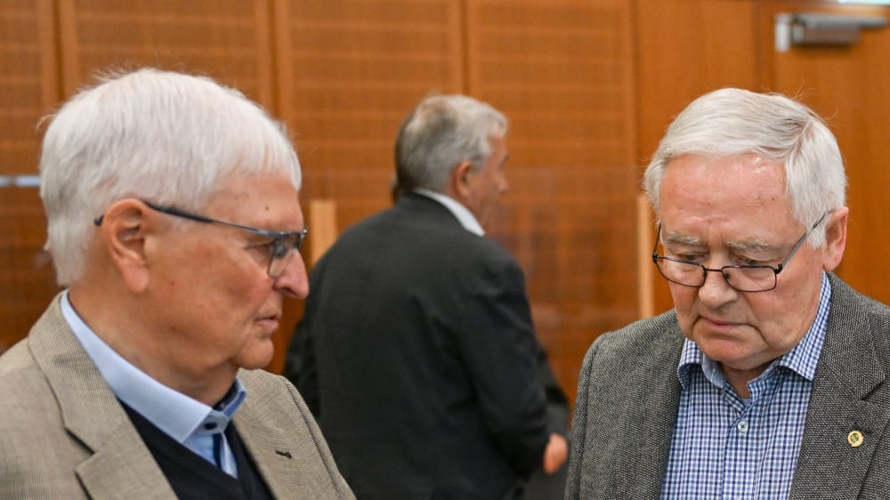 Mammutprozess: Theo Zwanziger, Wolfgang Niersbach und Horst R. Schmidt vor dem Landgericht Frankfurt.