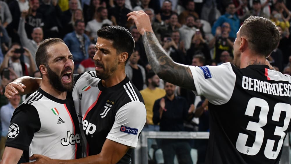 Gonzalo Higuain (li.) brachte sein Team in Führung.