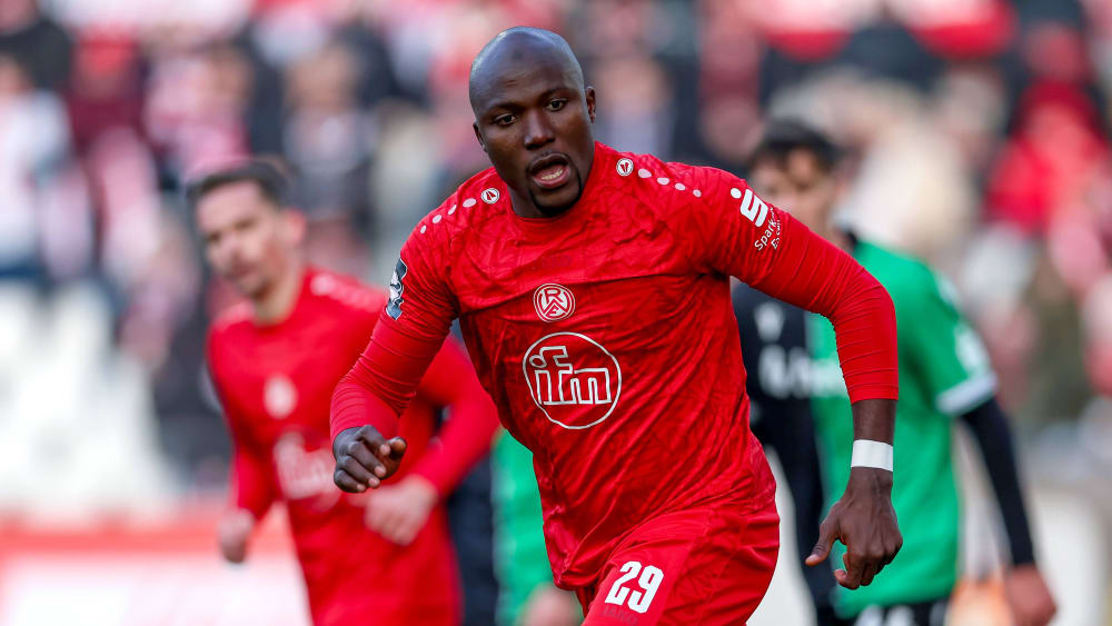 Moussa Doumbouya wechselt von Rot-Weiß Essen nach Lotte.