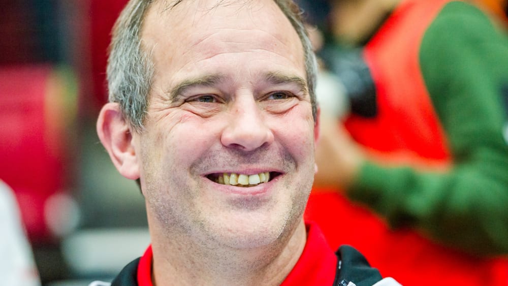 Leitet auch in Zukunft die Geschicke der Frauen-Handball-Nationalmannschaft: Henk Groener.