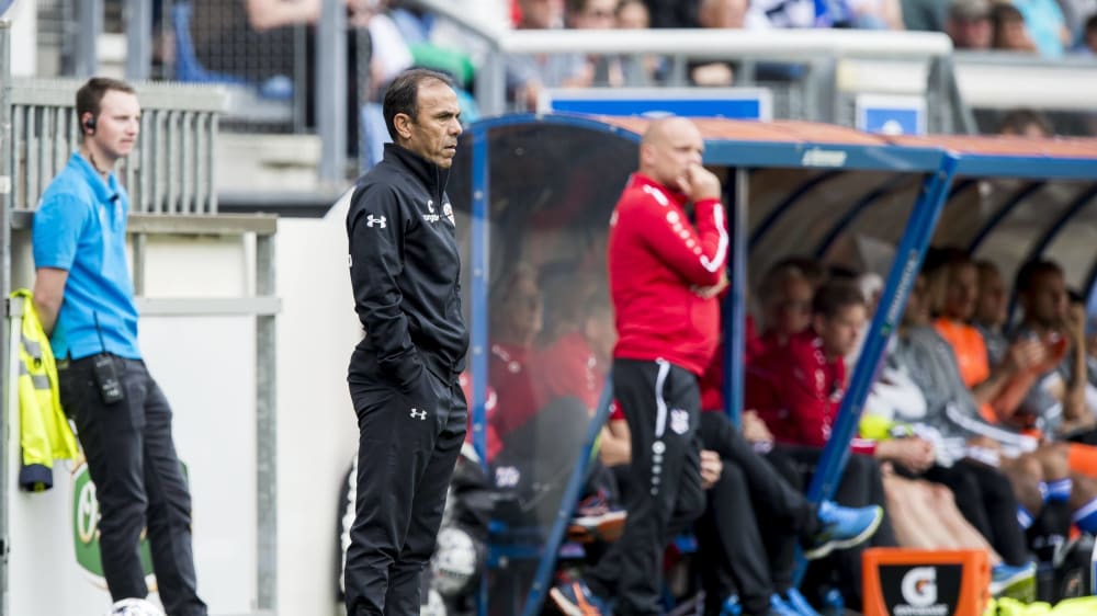 Dachte zu keiner Zeit an Rücktritt: St. Paulis Trainer Jos Luhukay.