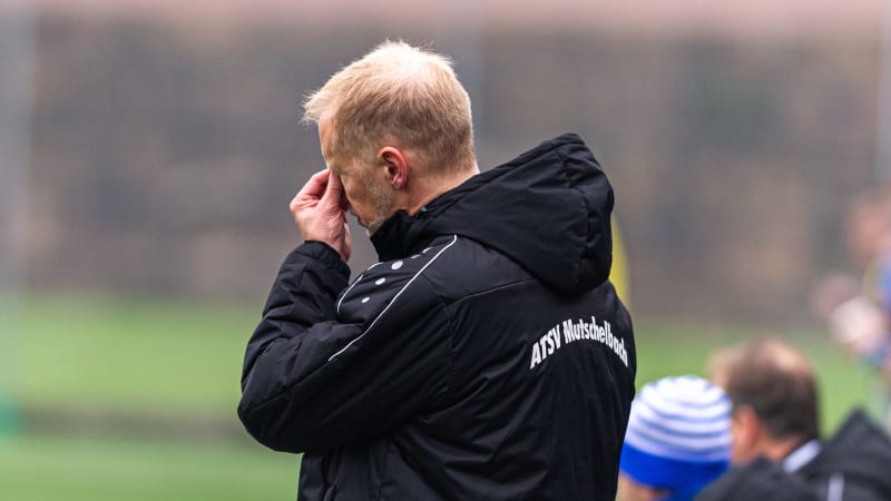 Trainer Dietmar Blicker (Mutschelbach), 

GES/ Fussball/ Oberliga: ATSV Mutschelbach - FC 08 Villingen, 12.11.2022