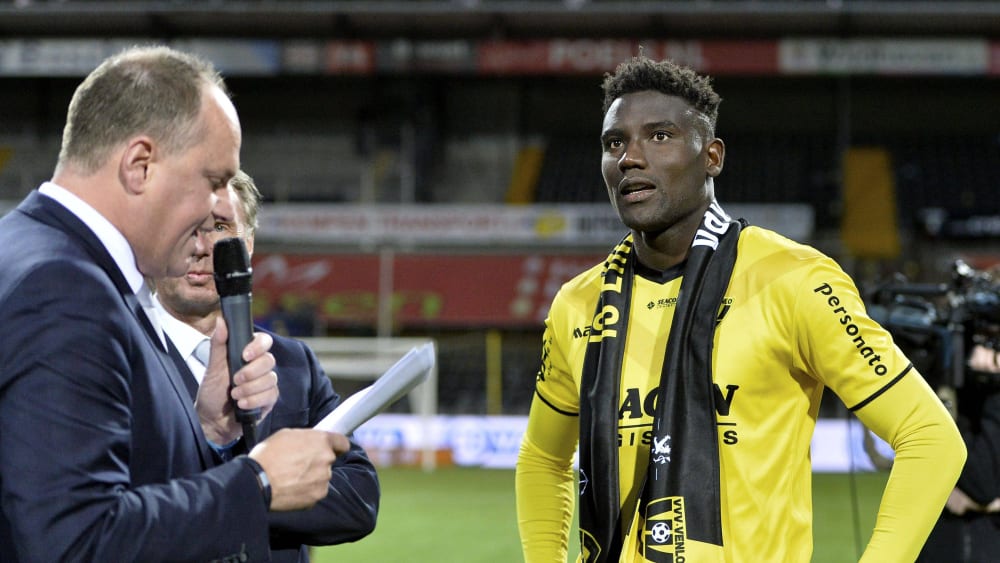 Er bleibt direkt in den Niederlanden: Angreifer Peniel Mlapa.