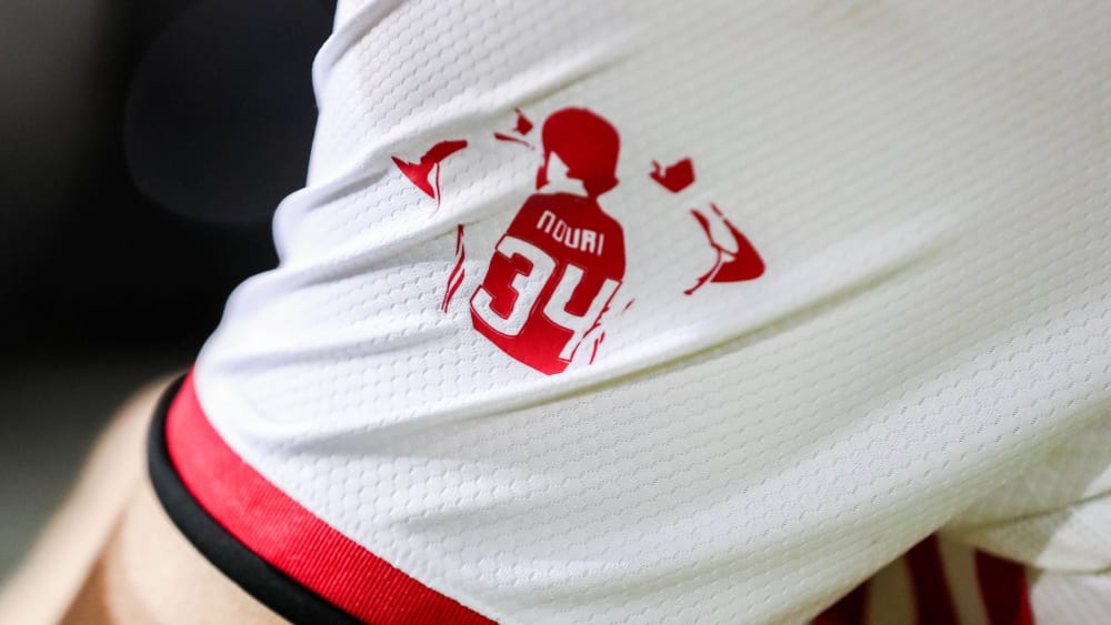 Die Ajax-Fans haben Abdelhak Nouri nicht vergessen.