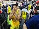 Basketball, Männer: Bundesliga, FC Bayern München - Alba Berlin, Meisterschaftsrunde, Finale, 2. Spieltag, SAP Garden, Jack Kayil (Alba Berlin) klatscht nach dem Spiel in Richtung der Berliner Fans.