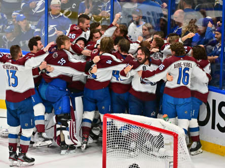 Grenzenloser Jubel: Die Avalanche-Spieler nach der Schlusssirene.