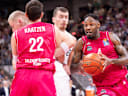 Jeff GARRETT JR. (BON 4, re.) am Ball im Zweikampf gegen Borisa SIMANIC (MBC 22, mi.), Aktion. Endstand 77:72, Basketball 1.Bundesliga Telekom Baskets Bonn-Syntainics MBC aus Weissenfeld (Weißenfels) BON vs MBC Hauptrunde, 3. Spieltag, im T E L E K O M D O M E, am 27.09.2026, Â *** Jeff GARRETT JR BON 4, right, battling for the ball against Borisa SIMANIC MBC 22, center; final score 77-72, Basketball 1st Bundesliga: Telekom Baskets Bonn vs. Syntainics MBC from Weissenfeld Weißenfels, BON vs. MBC, Regular Season, Matchday 3, at the T E L E K O M D O M E, on September 27, 2026, Â