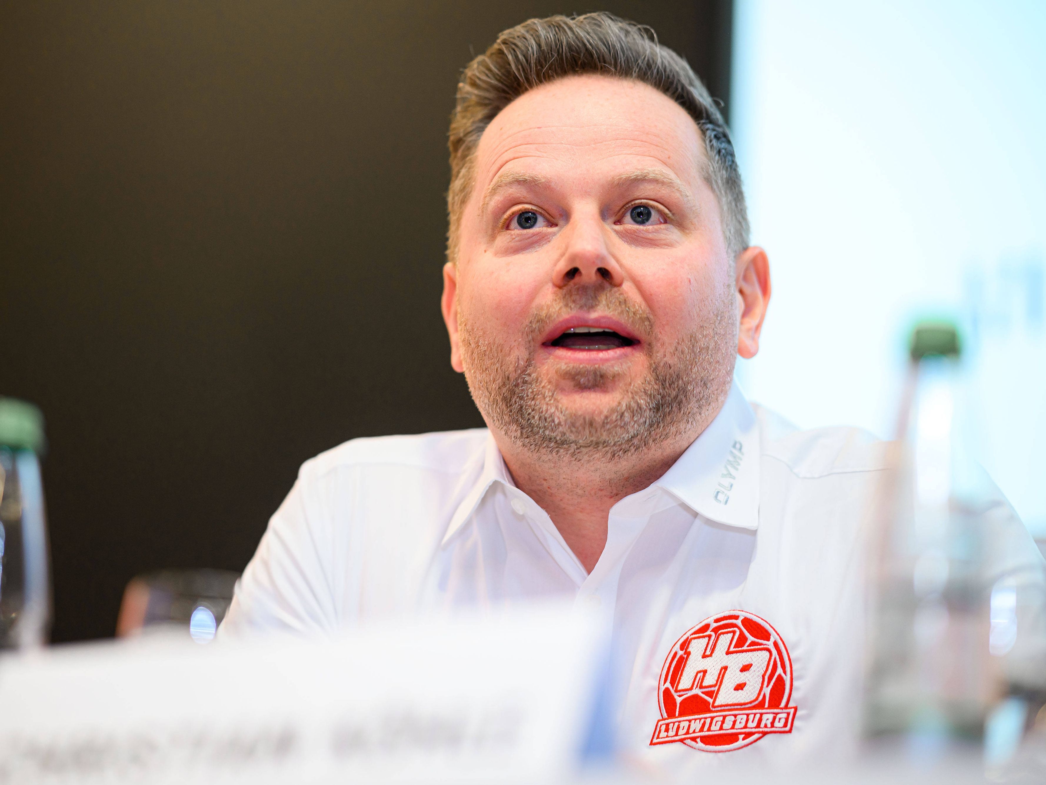 Schlammschlacht im Frauen-Handball: Ludwigsburger Chaos sorgt für ...