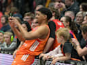 easyCredit Basketball Bundesliga, 33. Spieltag, Niners Chemnitz -Frankfurt Skyliners 07.05.2026 ab 18.30 Uhr Chemnitz, Chemnitz Arena Im Foto: Selfie mit den Fans Kostja Mushidi(11) easyCredit Basketball Bundesliga, 33. Spieltag, Niners Chemnitz - Frankfurt Skyliners Chemnitz Sachsen Deutschland *** easyCredit Basketball Bundesliga, Matchday 33, Niners Chemnitz Frankfurt Skyliners 07 05 2026 from 18 30 hrs Chemnitz, Chemnitz Arena In the photo selfie with the fans Kostja Mushidi 11 easyCredit Basketball Bundesliga, Matchday 33, Niners Chemnitz Frankfurt Skyliners Chemnitz Saxony Germany Copyright: xEHLxMedia MichelxKöhlerx 20260705-Niners Chemnitz-Frankfurt Skyliners_114