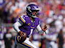Sep 27, 2026; Tampa, FL, USA; Minnesota Vikings quarterback Kyler Murray (1) looks to pass during an NFL, American Football Herren, USA football game between the Minnesota Vikings and Tampa Bay Buccaneers at Raymond James Stadium in Tampa, Florida. Mandatory Credit: Taylor McFee-Cal Media Tampa USA - ZUMAc04_ 20260927_zma_c04_069 Copyright: xTaylorxMcfeex