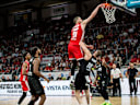 Bamberg, Deutschland 26. September 2026: 1. BBL - 2026 2027 - Sp. 3 - BMA365 Bamberg Baskets gegen MHP Riesen Ludwigsburg Im Bild: Daniel Keppeler (Bamberg) fliegt über die Abwehr von Jonas Wolfarth-Bottermann (Ludwigsburg) zum Dunking Brose Arena Bayern *** Bamberg, Germany, September 26, 2026, BBL 2026-2027 Season, Game 3: BMA365 Bamberg Baskets vs. MHP Riesen Ludwigsburg. Pictured: Daniel Keppeler of Bamberg soars over the defense of Jonas Wolfarth and Bottermann of Ludwigsburg for a dunk at the Brose Arena in Bavaria. Copyright: xFotostandx xSchmittx
